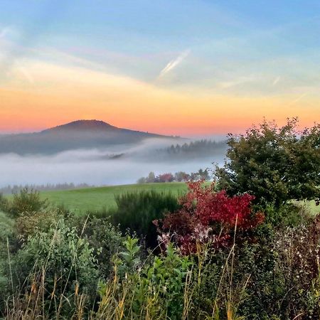 Gasthaus Zur Burgschaenke Aremberg Buitenkant foto