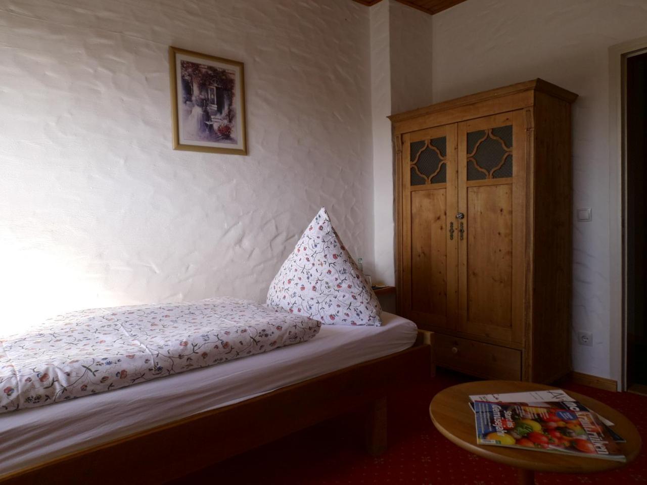 Gasthaus Zur Burgschaenke Aremberg Buitenkant foto